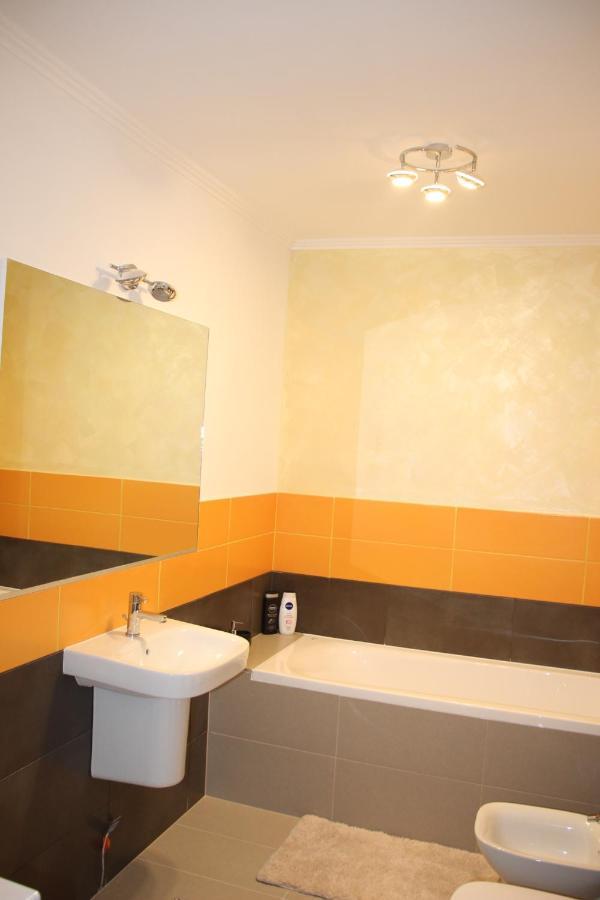 Lowcost Tryp Apartment Oradea Luaran gambar
