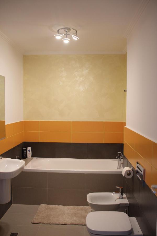 Lowcost Tryp Apartment Oradea Luaran gambar